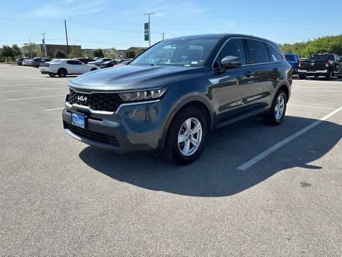 Used 2022 Kia Sorento LX FWD image 1