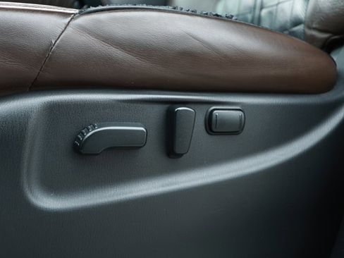 Used 2018 Nissan Armada Platinum w/ Captain Seat Package RWD image 27