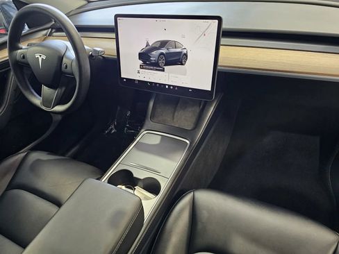 Used 2025 Tesla Model Y Long Range AWD/4WD image 5