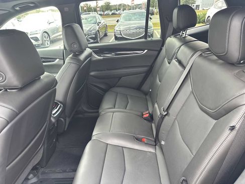 Used 2020 Cadillac XT6 Premium Luxury image 26