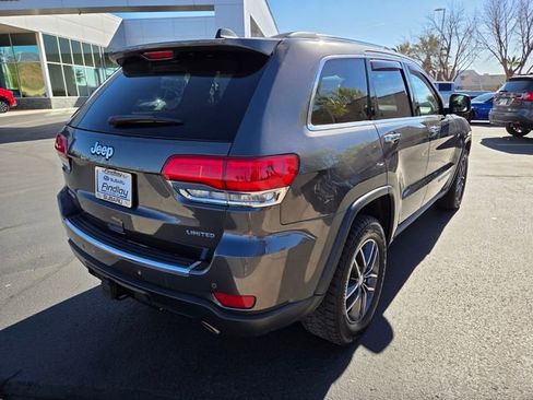 Used 2017 Jeep Grand Cherokee Limited w/ Luxury Group II image 4