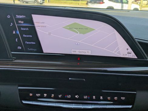 Used 2024 Cadillac Escalade Premium Luxury image 21