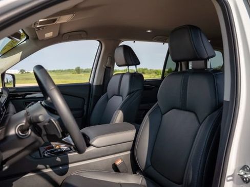 Used 2023 Honda Pilot Touring image 14