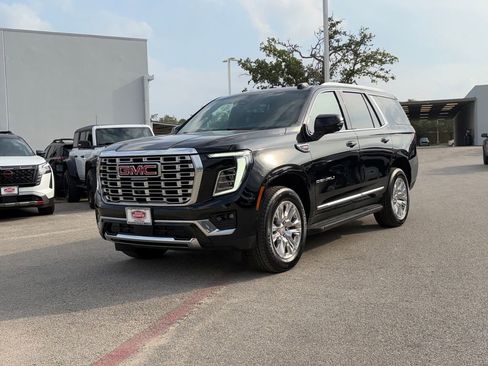 Used 2025 GMC Yukon Denali AWD/4WD image 7