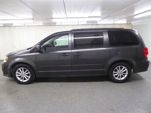 Used 2016 Dodge Grand Caravan SXT image 4