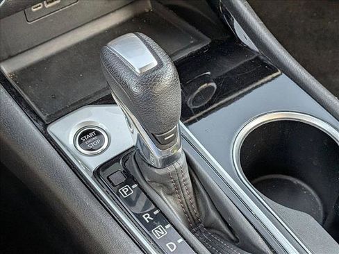 Used 2024 Nissan Altima 2.5 SV image 10