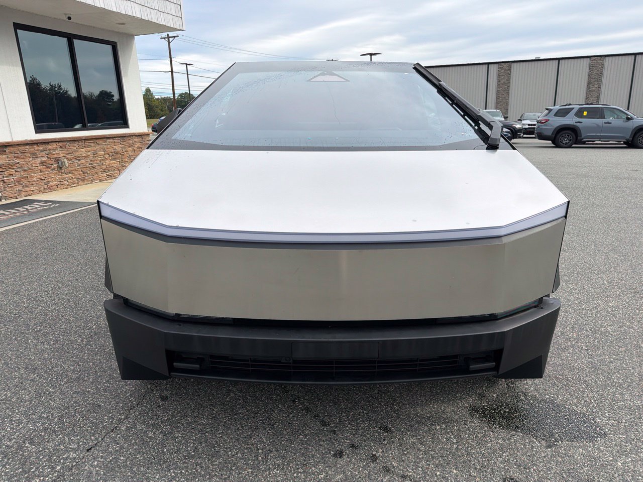 Used 2024 Tesla Cybertruck AWD Crew Cab image 8