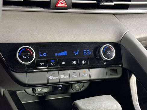 Used 2023 Hyundai Elantra SEL FWD image 33