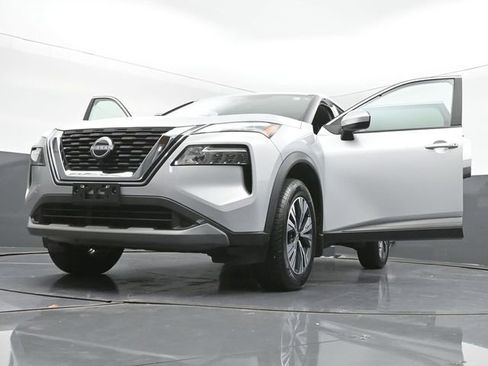 Used 2023 Nissan Rogue SV image 50