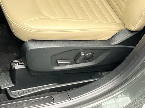 Used 2022 Ford Edge SEL w/ Convenience Package image 10