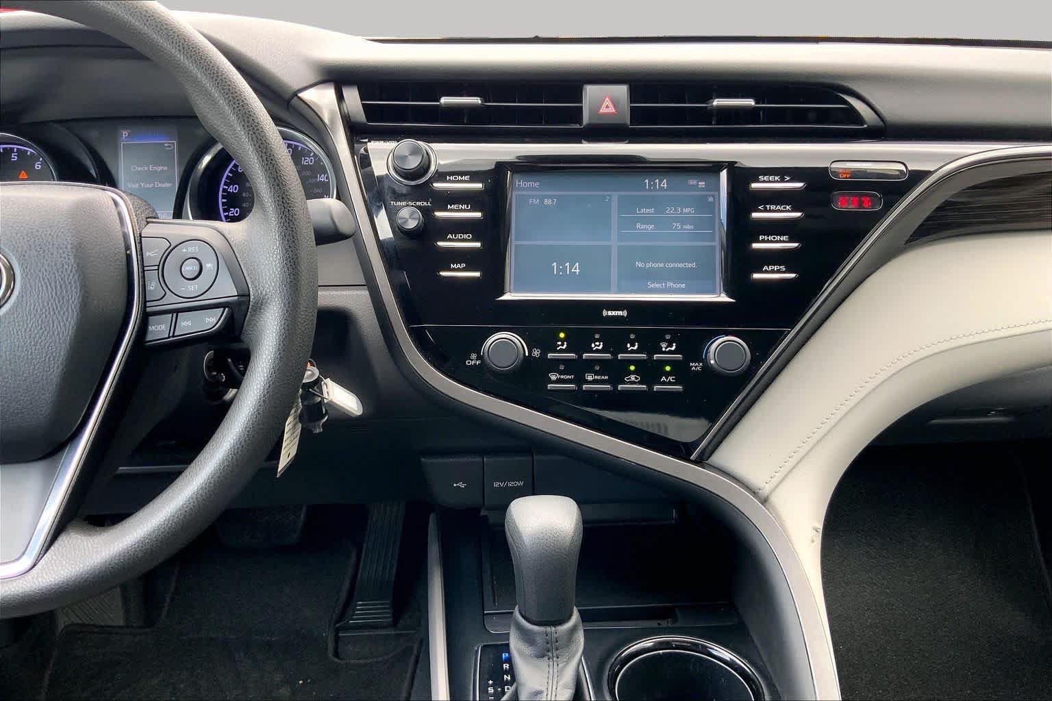 Used 2020 Toyota Camry LE FWD image 7