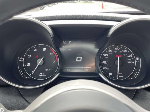 Used 2017 Alfa Romeo Giulia AWD image 39