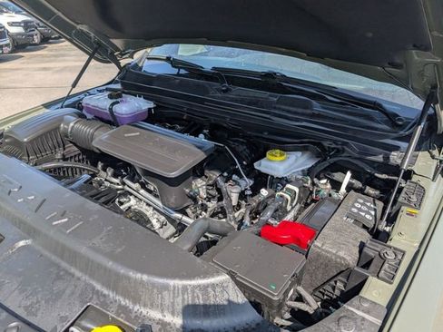 New 2026 RAM 1500 4x4 Crew Cab image 32