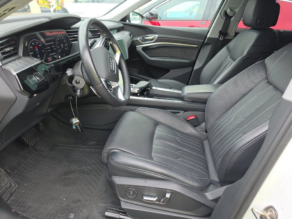 Used 2021 Audi e-tron Prestige AWD/4WD image 4