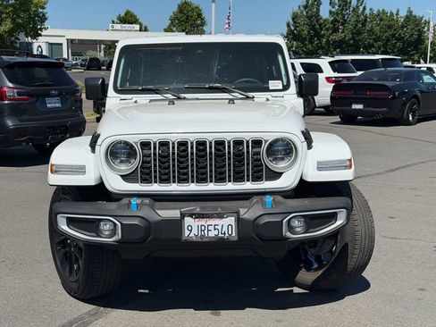 Used 2024 Jeep Wrangler Unlimited Sahara AWD/4WD image 3