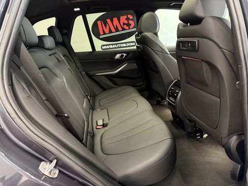 Used 2019 BMW X5 xDrive40i w/ Convenience Package AWD/4WD image 17
