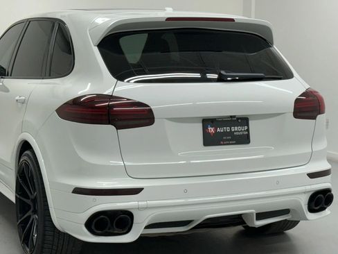 Used 2018 Porsche Cayenne GTS w/ Premium Package Plus image 11