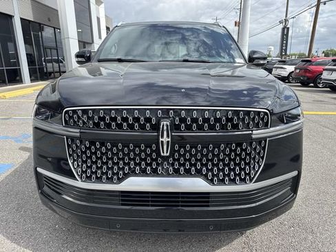 New 2026 Lincoln Navigator L Reserve AWD/4WD image 2