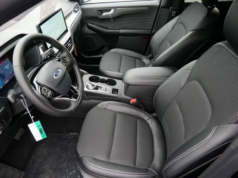 New 2026 Ford Escape SE image 11