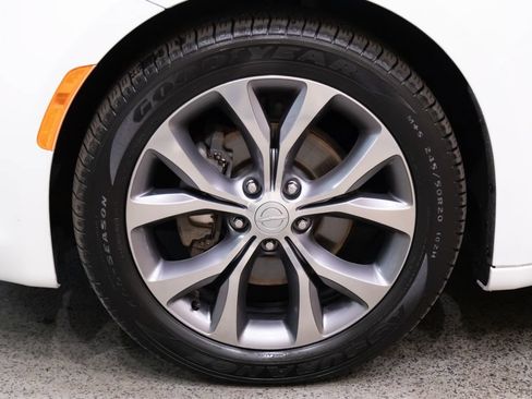 Used 2019 Chrysler Pacifica Limited FWD image 7
