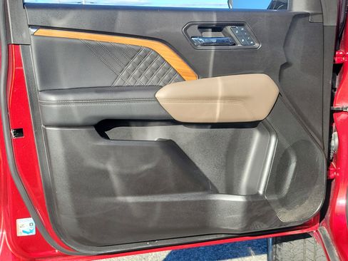 Certified 2024 GMC Canyon Denali image 15