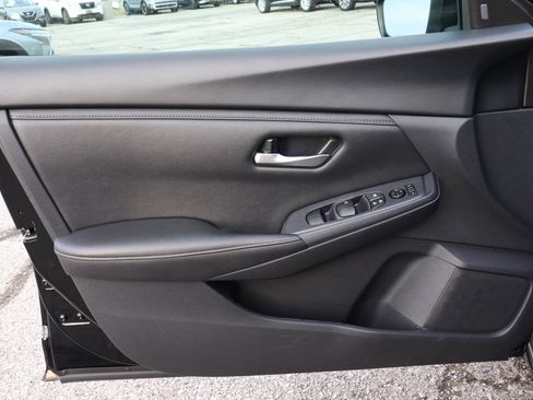 Used 2024 Nissan Sentra SV FWD image 13