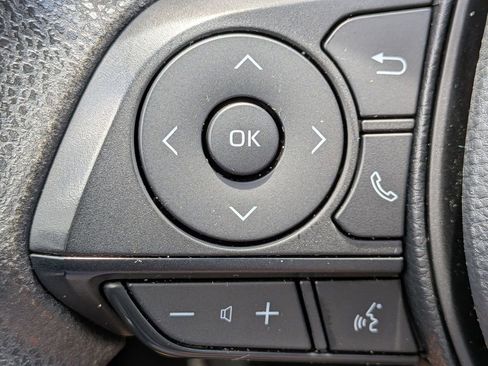 Used 2025 Toyota RAV4 XLE image 22