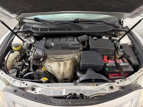 Used 2011 Toyota Camry LE image 30