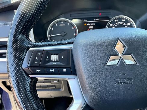 Used 2024 Mitsubishi Outlander SE AWD/4WD image 23