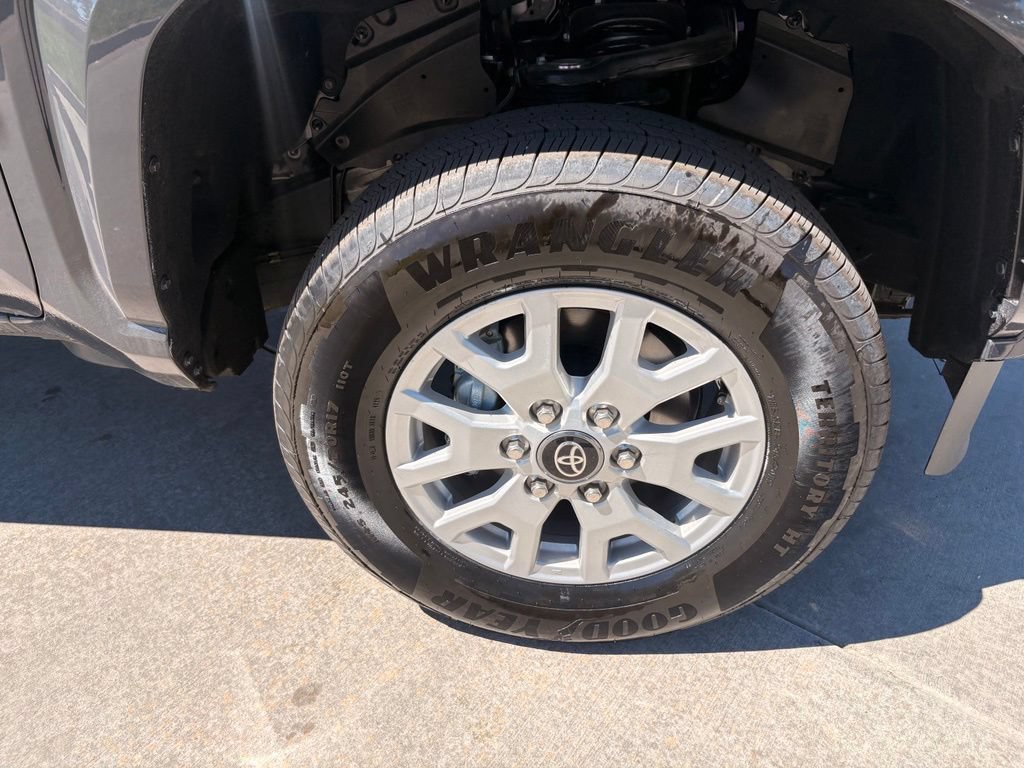 Used 2026 Toyota Tacoma SR5 AWD/4WD image 34