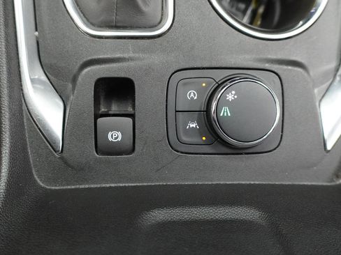Used 2023 Chevrolet Traverse LT FWD image 22