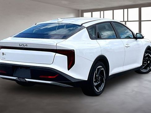 Used 2025 Kia K4 EX FWD image 3