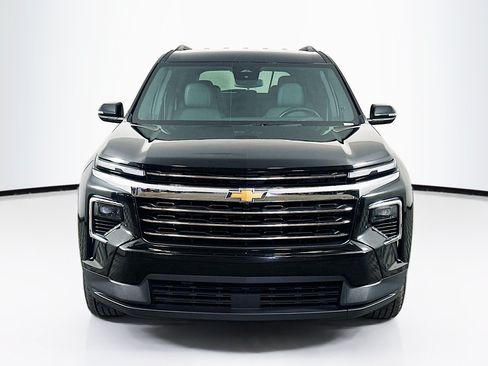 Used 2025 Chevrolet Traverse LT AWD/4WD image 2