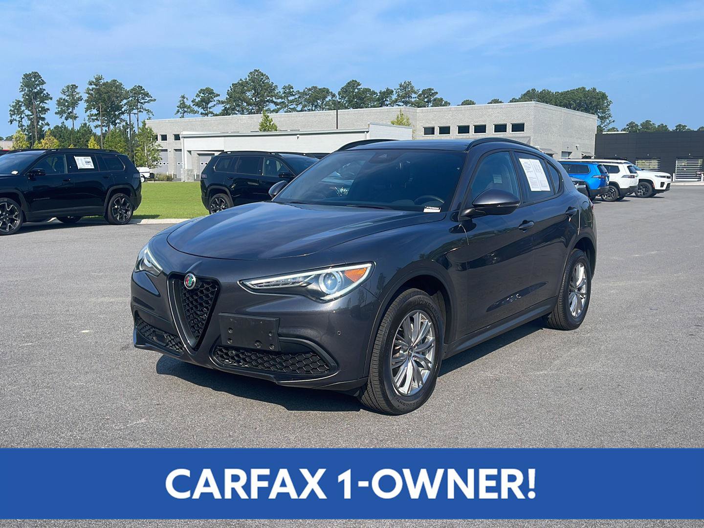Used 2023 Alfa Romeo Stelvio Sprint AWD/4WD image 3