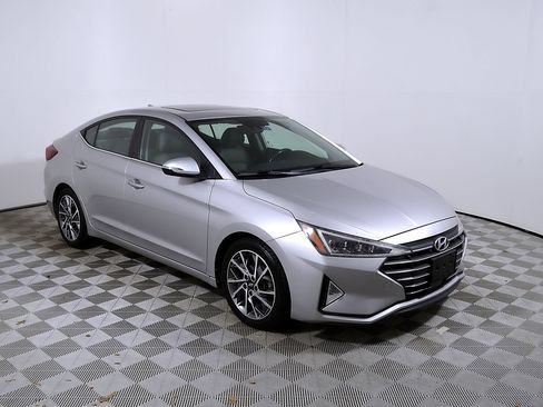 Used 2020 Hyundai Elantra Limited w/ Ultimate Package 03 FWD image 6
