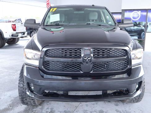 Used 2017 RAM 1500 Express w/ Black Ram 1500 Express Group RWD image 10