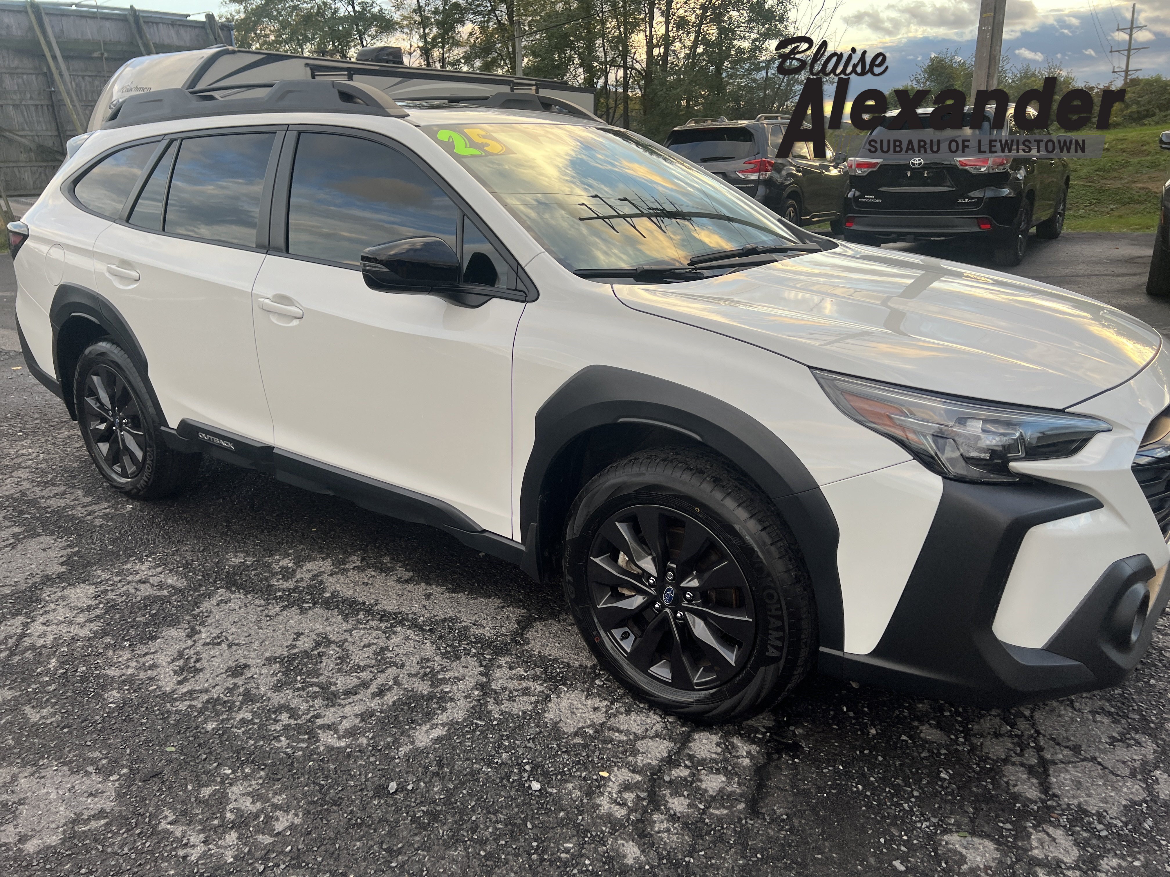 Used 2025 Subaru Outback Onyx Edition XT AWD/4WD image 1