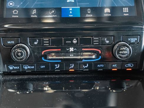 Certified 2023 Jeep Grand Cherokee Limited AWD/4WD image 28