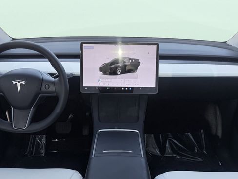 Used 2024 Tesla Model Y Long Range AWD/4WD image 53