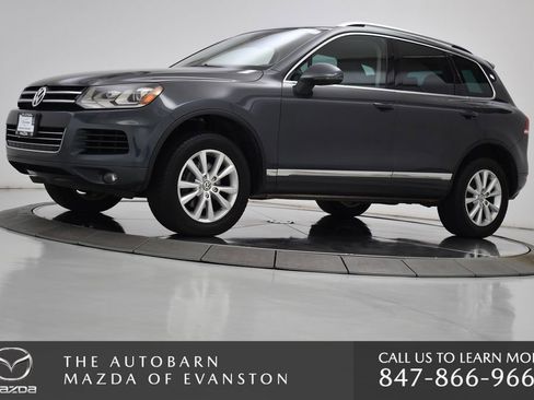 Used 2014 Volkswagen Touareg Sport AWD/4WD image 16
