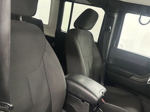 Used 2017 Jeep Wrangler Unlimited Sport w/ Quick Order Package 24S image 31