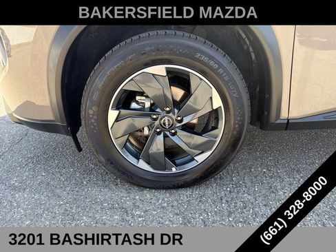 Used 2025 Nissan Rogue SV AWD/4WD image 25