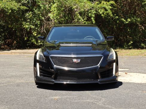 Used 2018 Cadillac CTS V w/ Carbon Fiber Package RWD image 10