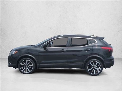 Used 2019 Nissan Rogue Sport SL w/ Premium Package FWD image 9