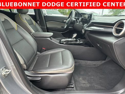 Used 2025 Chevrolet Trax ACTIV w/ Sunroof Package image 28