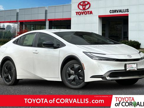 New 2026 Toyota Prius SE image 1