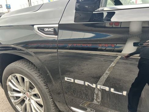 Used 2022 GMC Yukon Denali image 12
