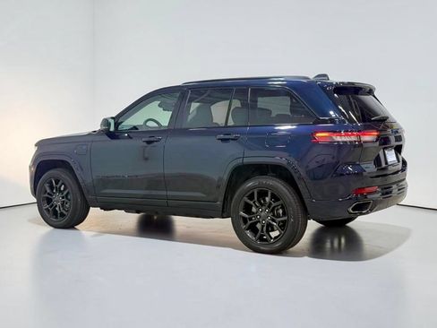 Used 2023 Jeep Grand Cherokee 30th Anniversary AWD/4WD image 13