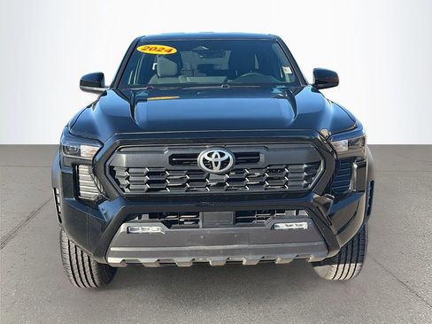Used 2024 Toyota Tacoma TRD Off-Road image 10