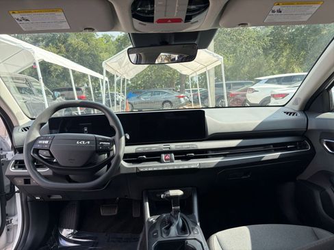 Used 2025 Kia K4 FWD image 32